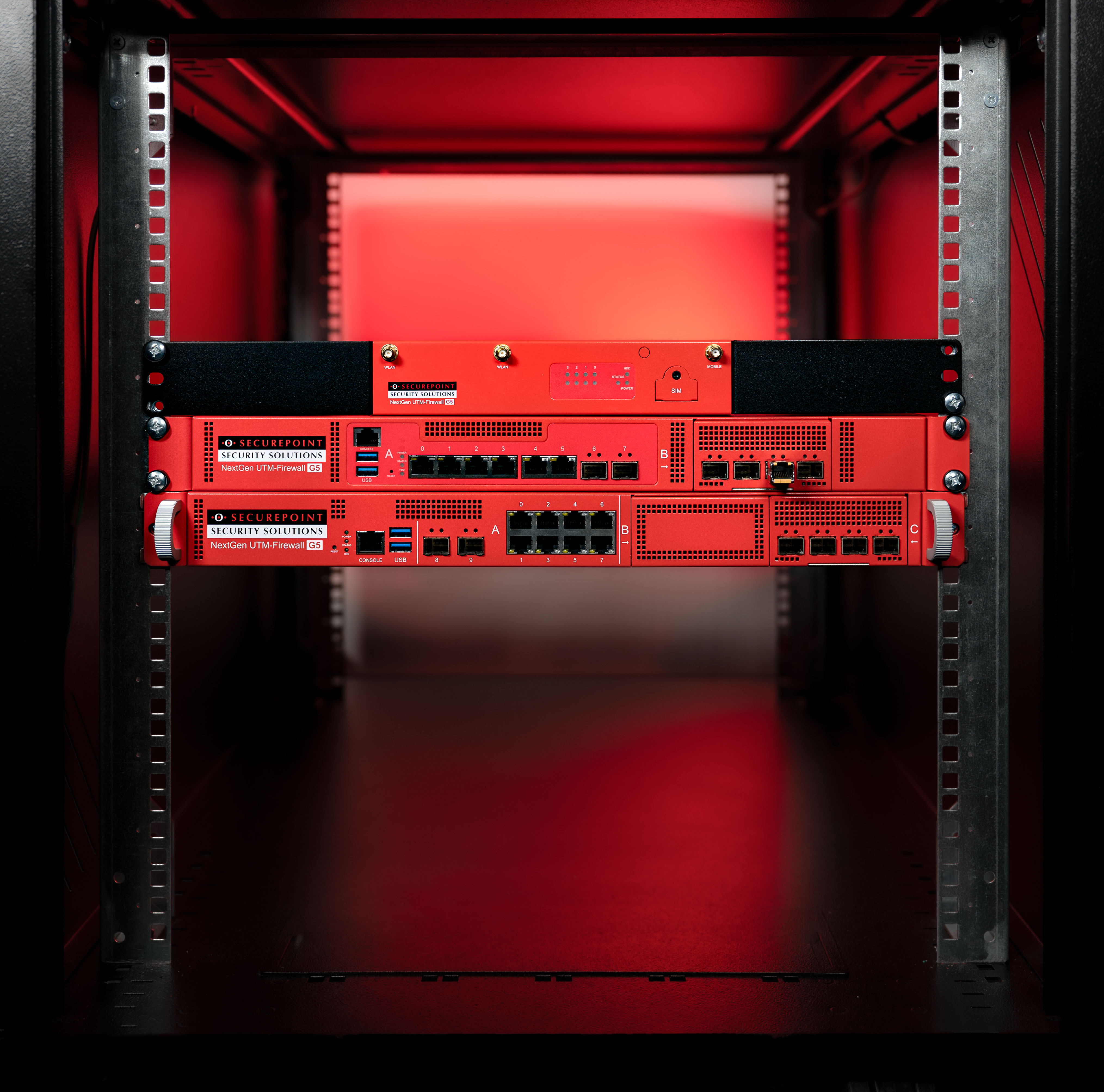 UTM-Firewalls – Serverschrank (Produktfamilie)